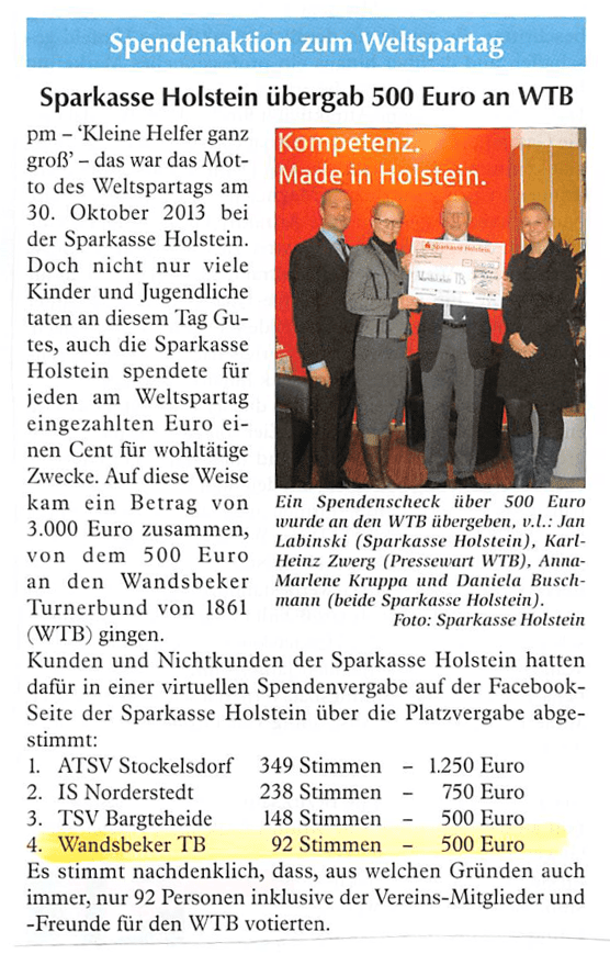 Gruppenfoto von vier Personen bei der Spendenübergabe von 500 Euro an den Wandsbeker TB vor einem Sparkassenbanner.